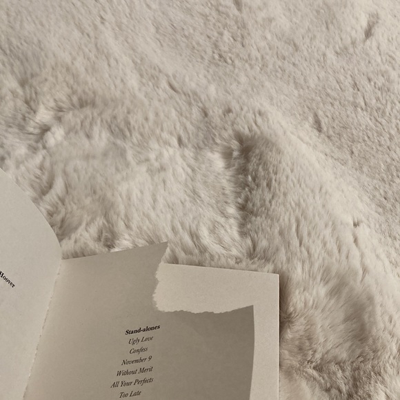 📚 COLLEEN HOOVER book. - Picture 7 of 9